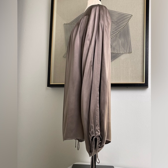 SOLD BOTH! I have 2 Soft & Cashmere feeling blouses. 100%SILK! - Picture 8 of 12